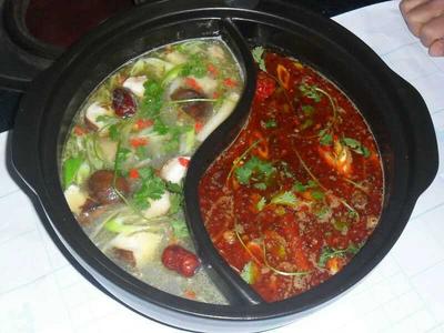 香辣三鲜鸳鸯锅