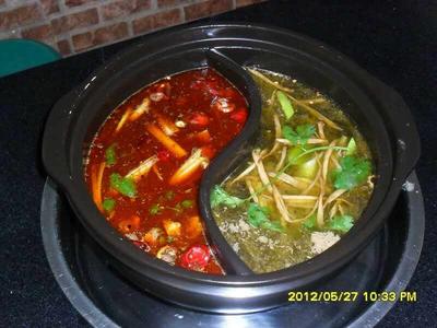 香辣酸菜鸳鸯锅
