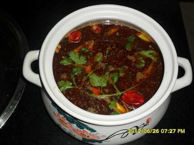 香辣特色鸳鸯锅