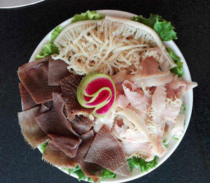 严明三肚